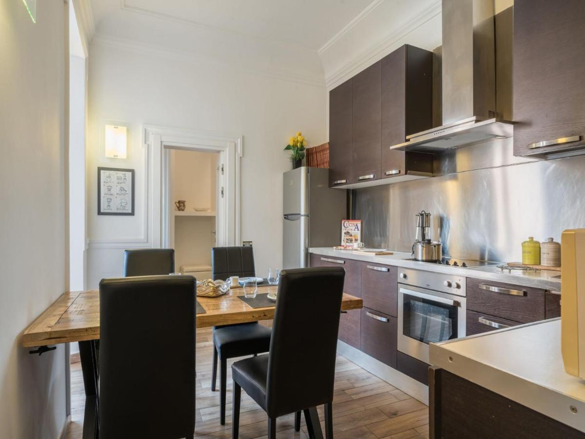 The Best Rent - Elegant Three-Bedroom Apartment A Few Steps From Fontana Di Trevi Buitenkant foto