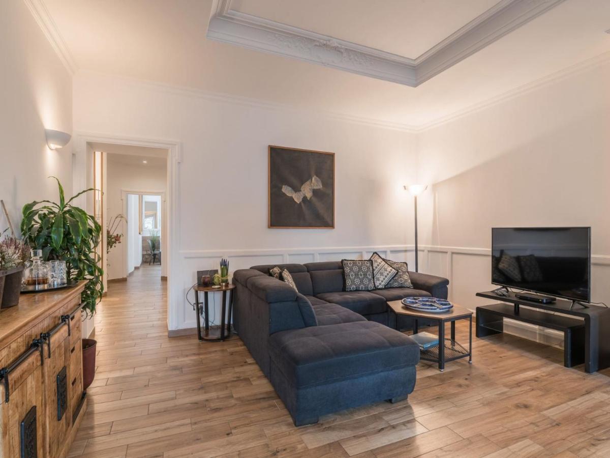 The Best Rent - Elegant Three-Bedroom Apartment A Few Steps From Fontana Di Trevi Buitenkant foto